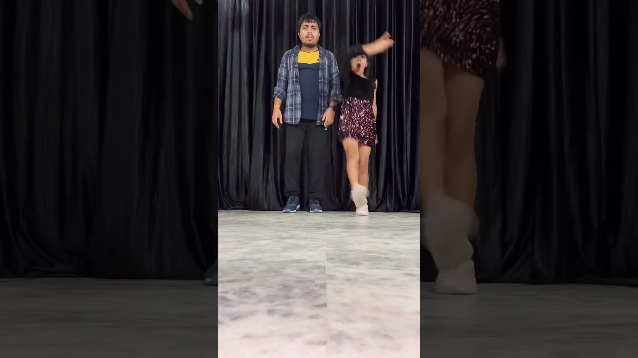 Ander kitni garmi hai bahar kitni sardi hai #dancevideo #shorts #shortvideo #dancefloor #trend